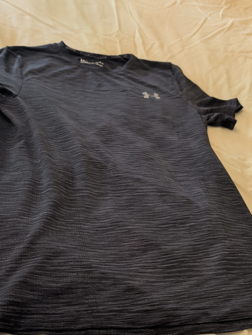 Under Armour Men’s Black/Charcoal Heather Performance Tee